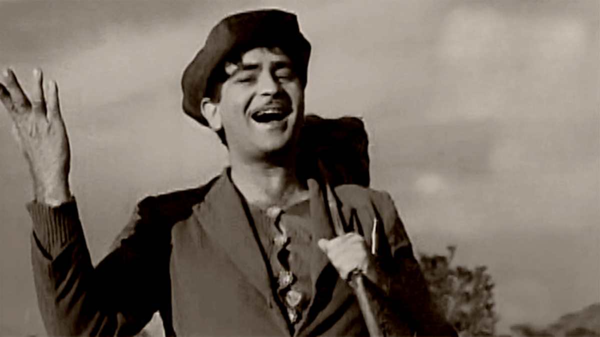Aawara Hoon staring Raj Kapoor